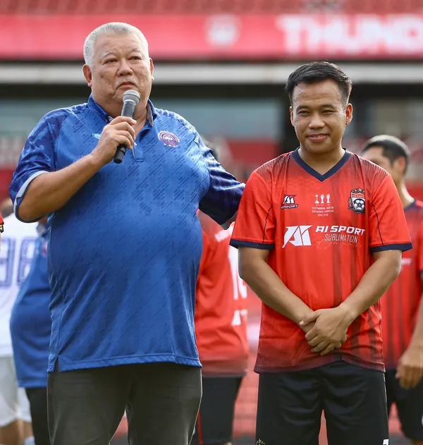 ดัสกร ทองเหลา