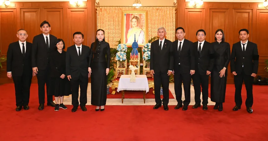 สมาคมฟุตบอลฯ เข้าถวายสักการะพระบรมศพ “สมเด็จพระพันปีหลวง” และลงนามถวายความอาลัย