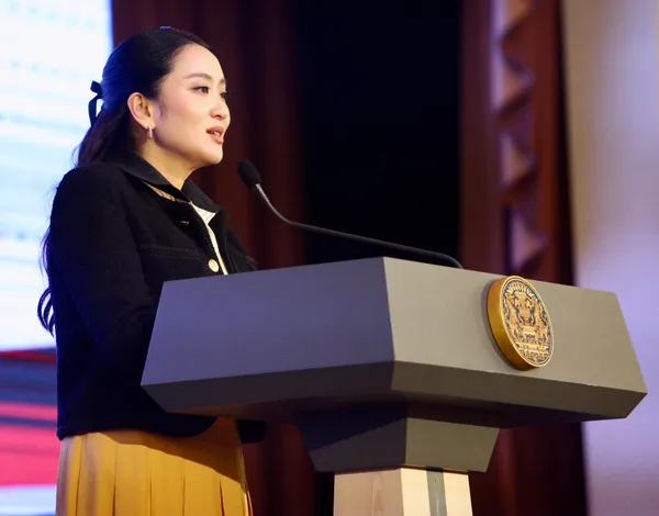 นางสาวแพทองธาร ชินวัตร