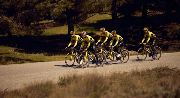 ปั่นจักรยานเป็นกลุ่ม